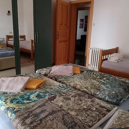 In With Terrace, Air Conditioning, Wi-fi, Dishwasher アパート ビオグラード・ナ・モル