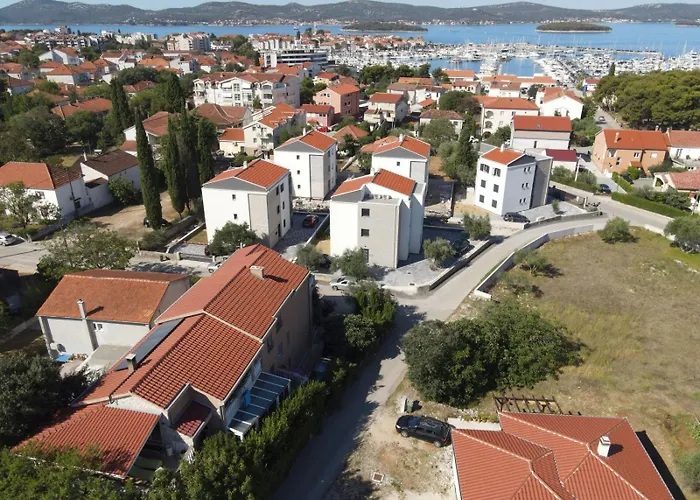 Apartament In With Terrace, Air Conditioning, Wi-fi, Dishwasher *