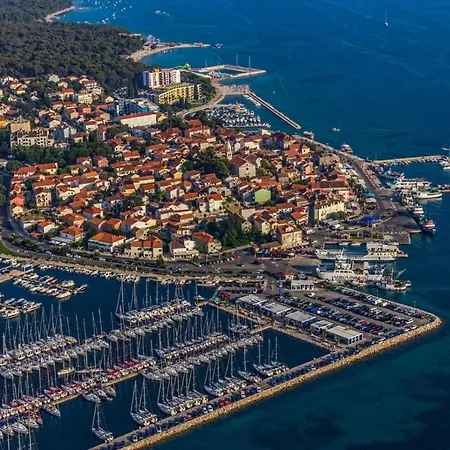 In With Terrace, Air Conditioning, Wi-fi, Dishwasher *