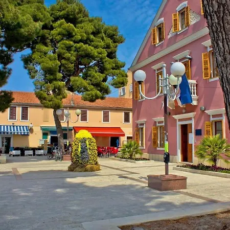 Apartman In With Terrace, Air Conditioning, Wi-fi, Dishwasher *