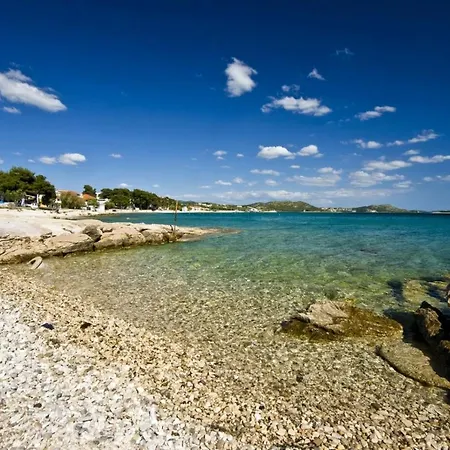 Apartman In With Terrace, Air Conditioning, Wi-fi, Dishwasher *