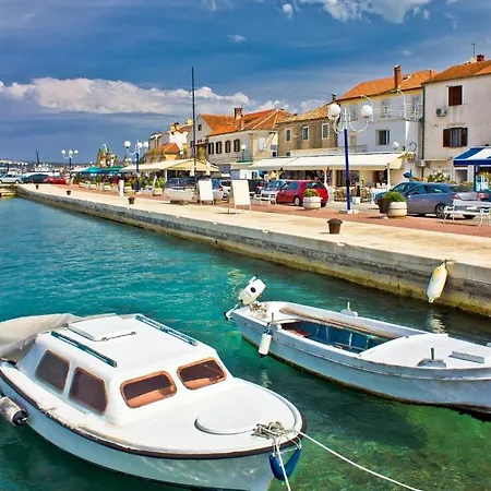 In With Terrace, Air Conditioning, Wi-fi, Dishwasher