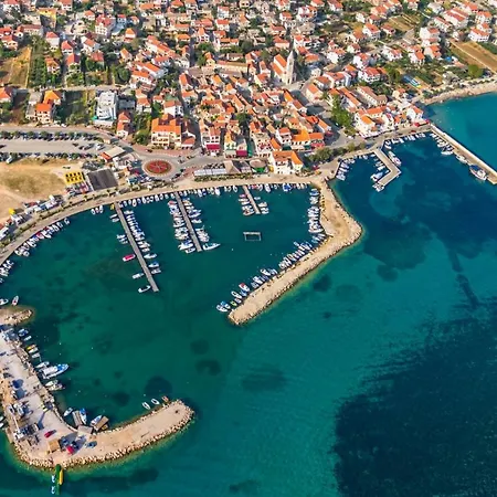 In With Terrace, Air Conditioning, Wi-fi, Dishwasher