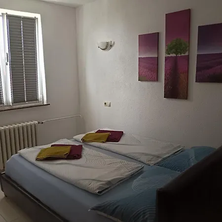 Apartman In With Terrace, Air Conditioning, Wi-fi, Dishwasher *