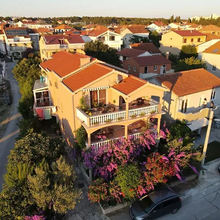 Apartment In With Terrace, Air Conditioning, Wi-fi, Dishwasher Biograd Na Moru