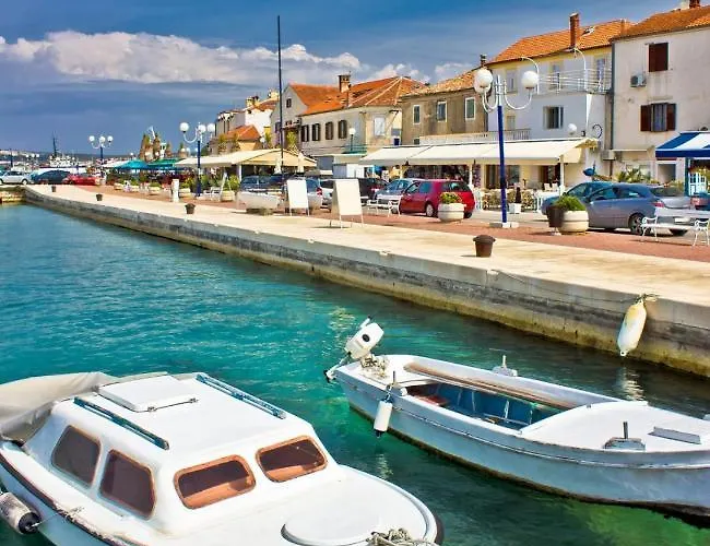 In With Terrace, Air Conditioning, Wi-fi, Dishwasher