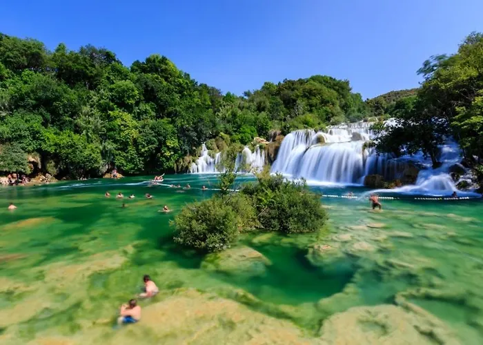 In With Terrace, Air Conditioning, Wi-fi, Dishwasher *