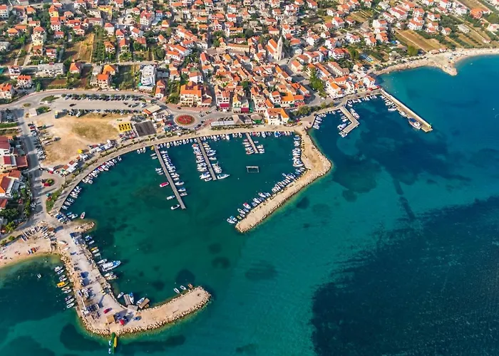 In With Terrace, Air Conditioning, Wi-fi, Dishwasher